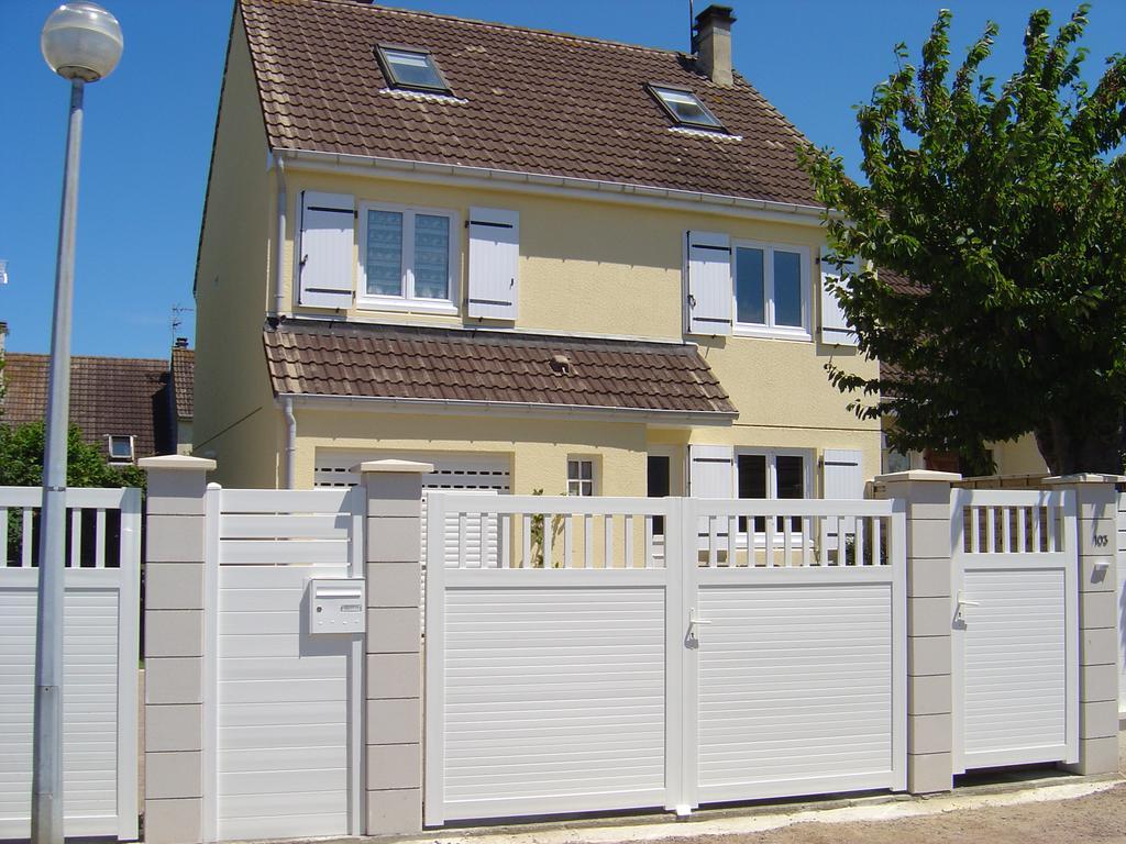 Gite De Eric Et Rose Bernieres-sur-Mer Luaran gambar